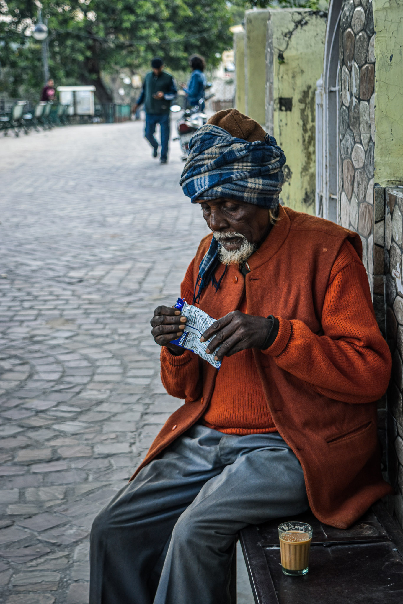 Candid street photography scene showing everyday life and human stories in India.